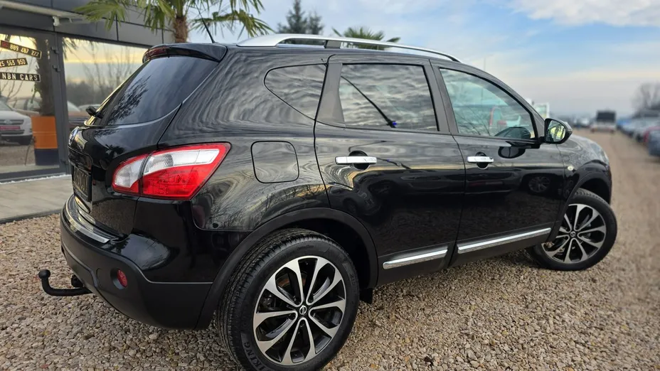 NISSAN Qashqai -