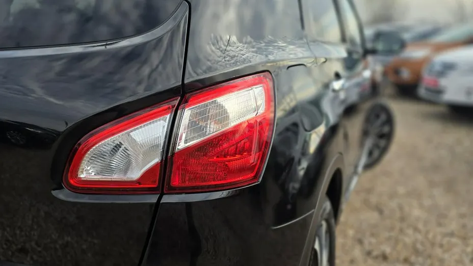 NISSAN Qashqai -