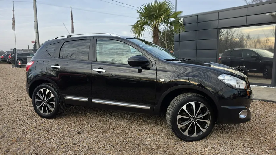 NISSAN Qashqai -