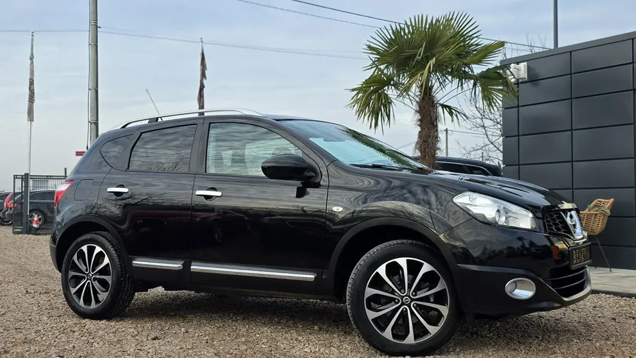 NISSAN Qashqai -
