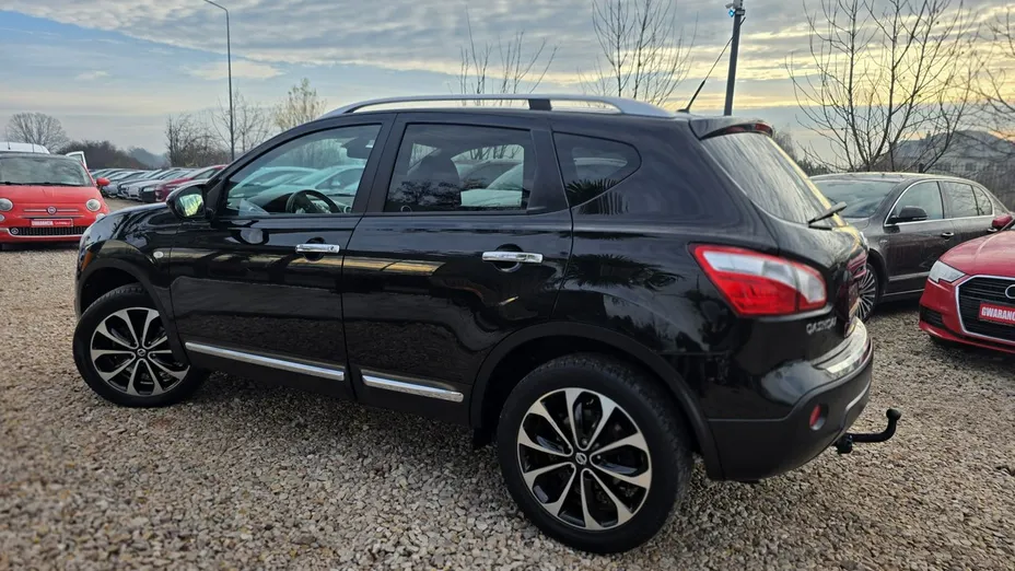NISSAN Qashqai -