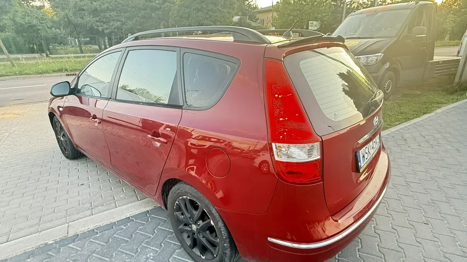 HYUNDAI i30 -
