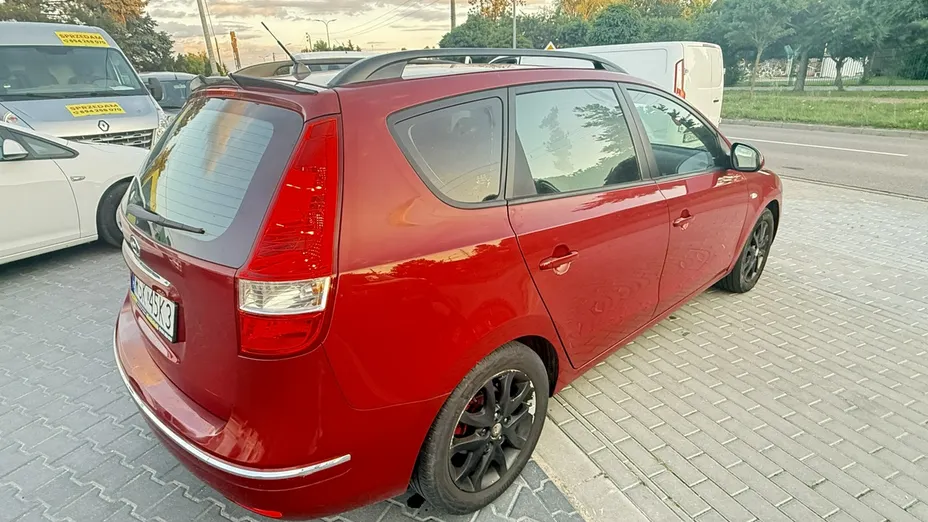 HYUNDAI i30 -