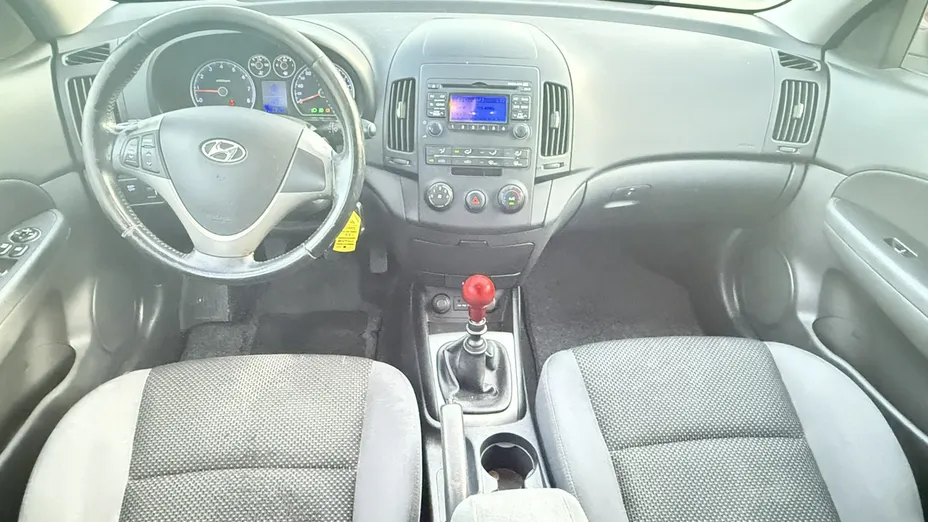 HYUNDAI i30 -