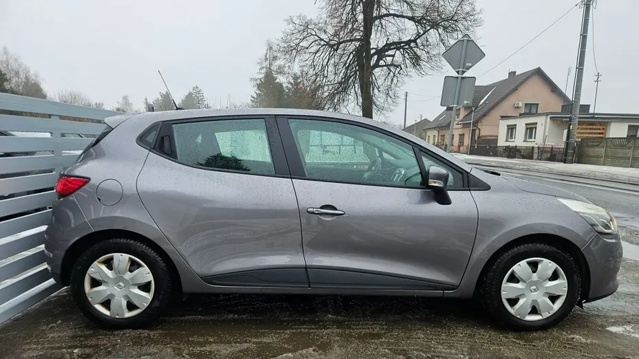 RENAULT Clio -