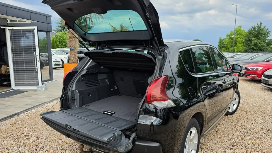 PEUGEOT 3008 -