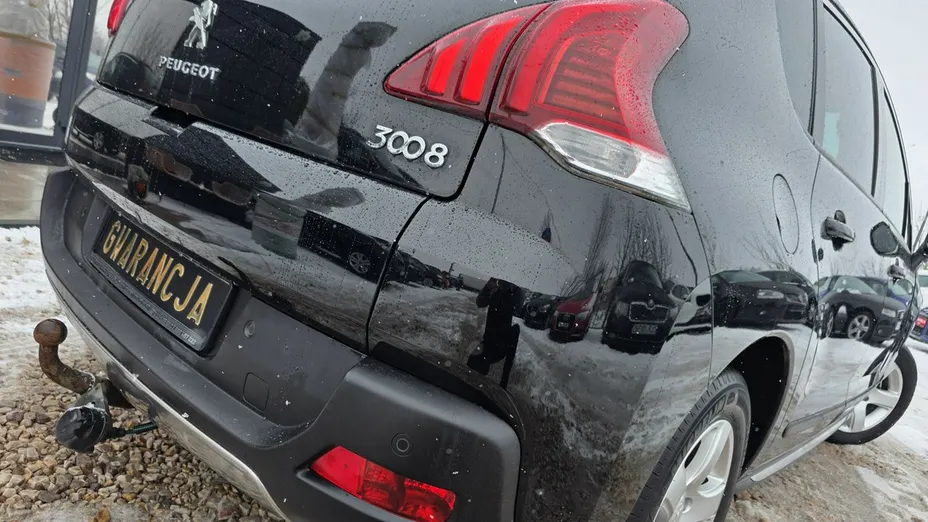 PEUGEOT 3008 -