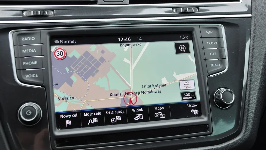 VOLKSWAGEN Tiguan -
