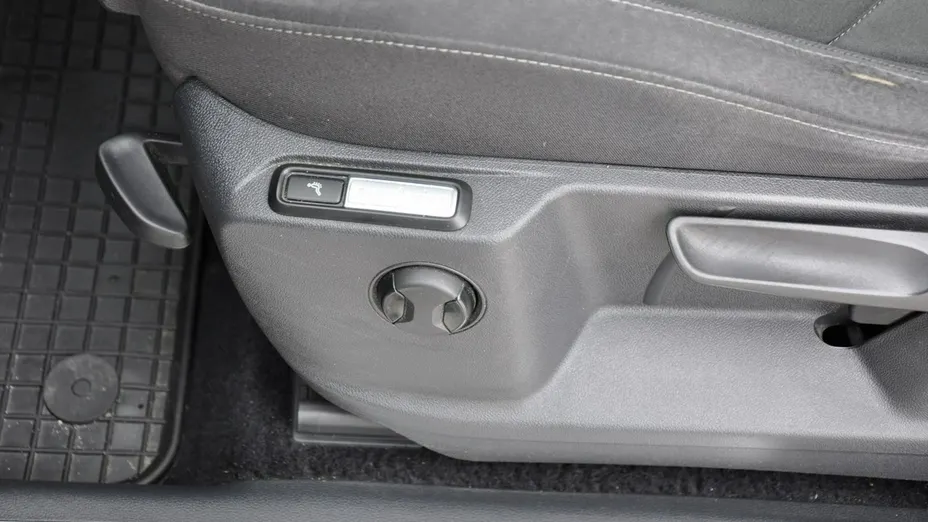 VOLKSWAGEN Tiguan -