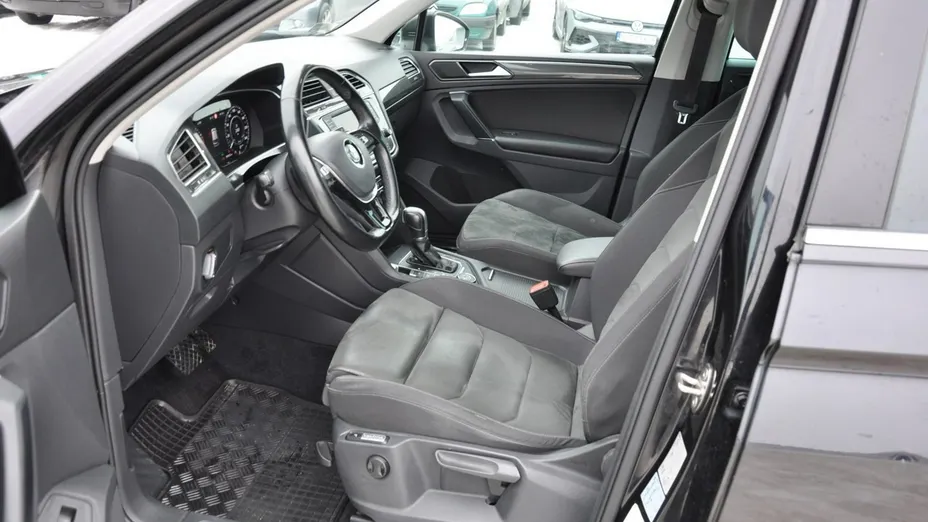 VOLKSWAGEN Tiguan -