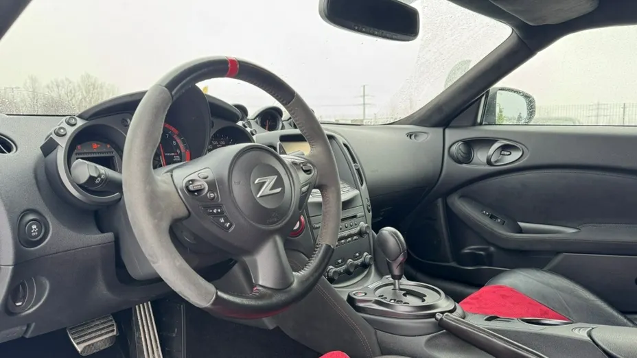 NISSAN 370 Z -