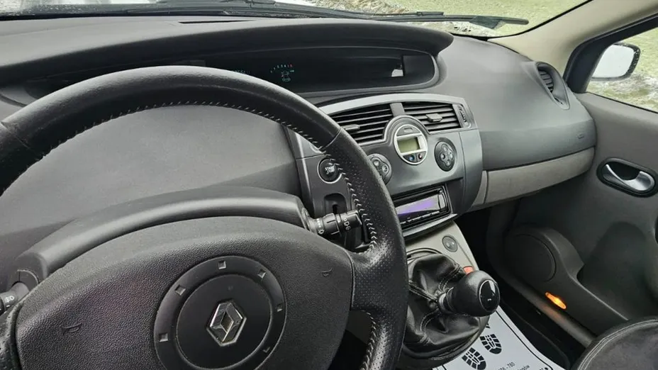 RENAULT Scenic -