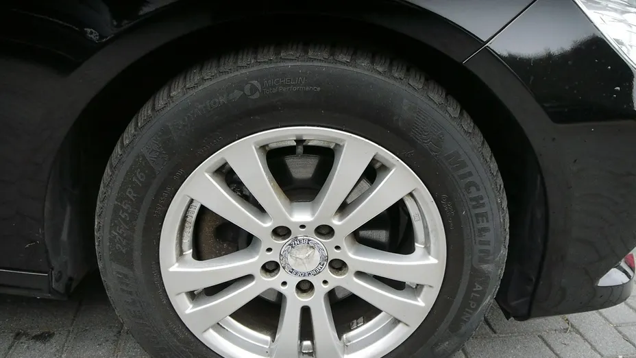 MERCEDES-BENZ E Klasa -