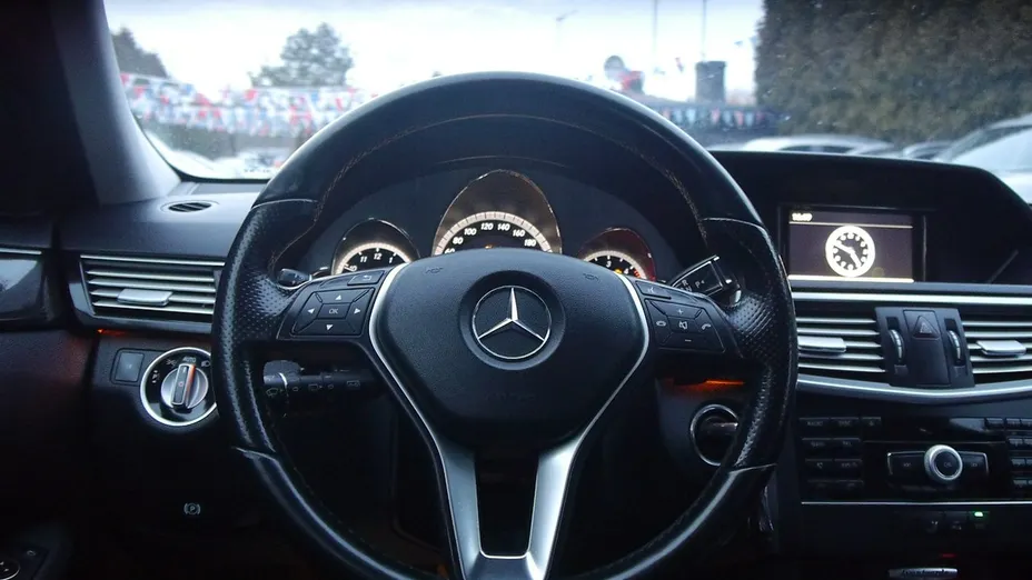 MERCEDES-BENZ E Klasa -