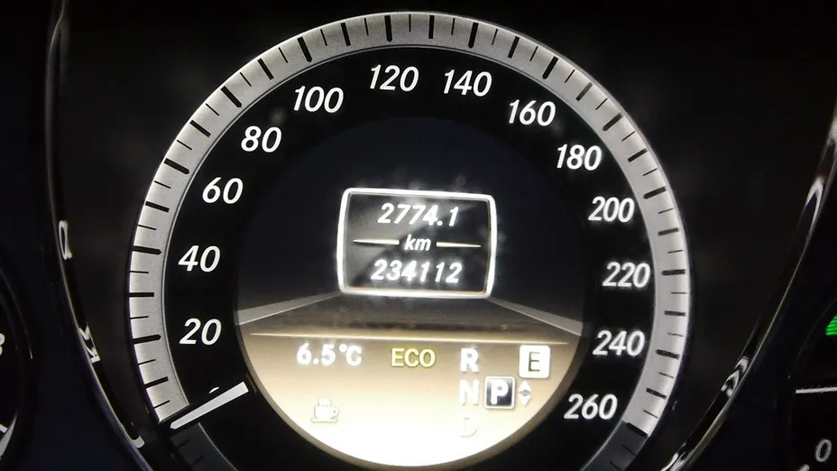 MERCEDES-BENZ E Klasa -