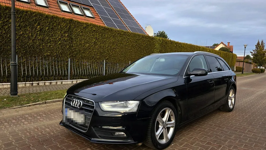 AUDI A4 -
