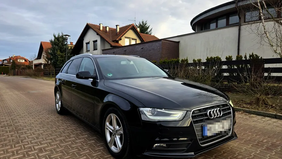 AUDI A4 -
