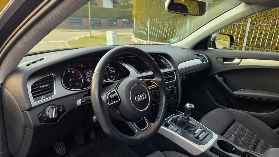 AUDI A4 -