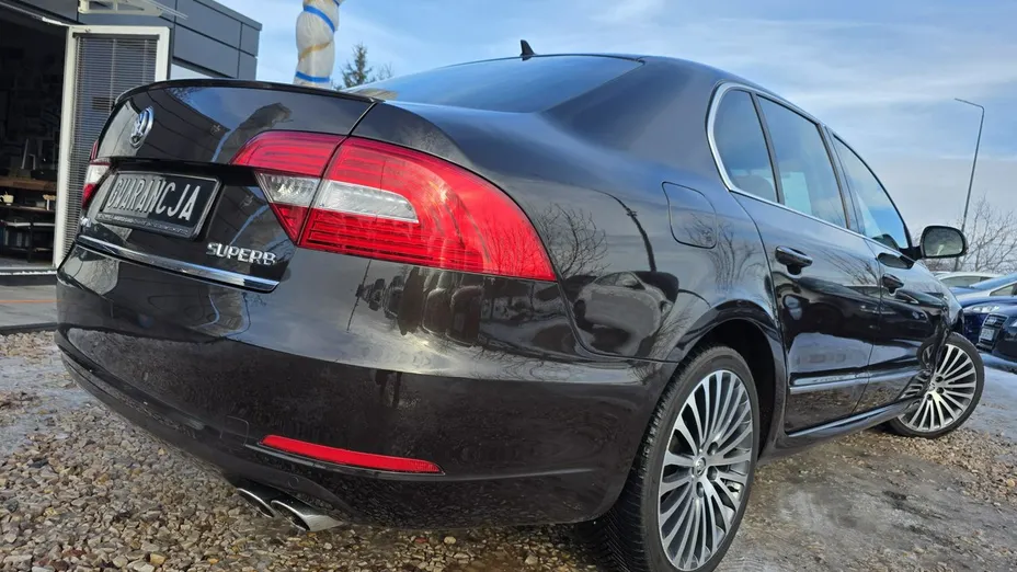 SKODA Superb -