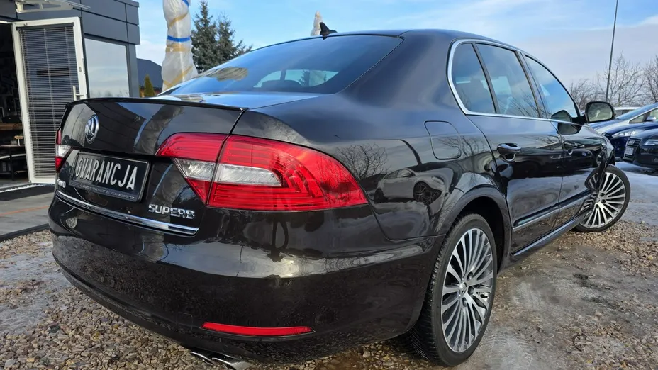SKODA Superb -