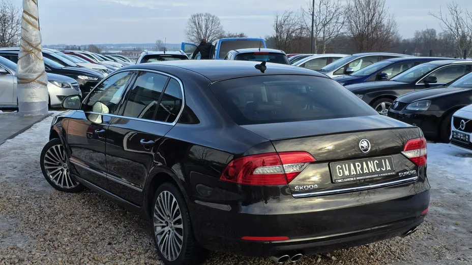 SKODA Superb -