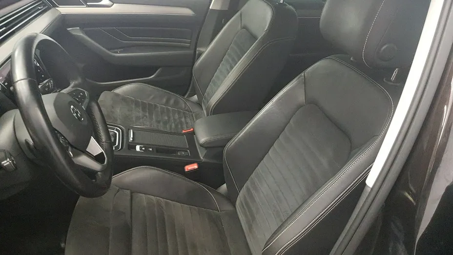 VOLKSWAGEN Passat -