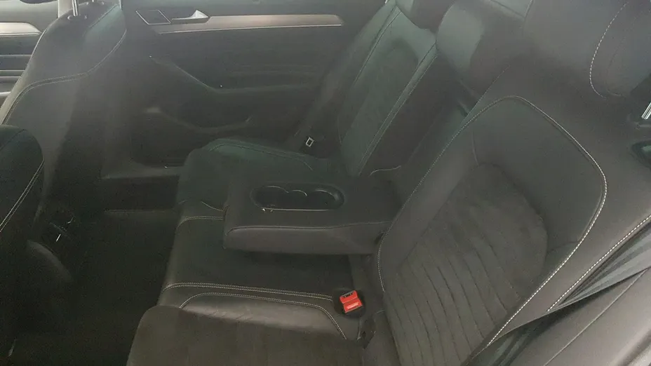 VOLKSWAGEN Passat -