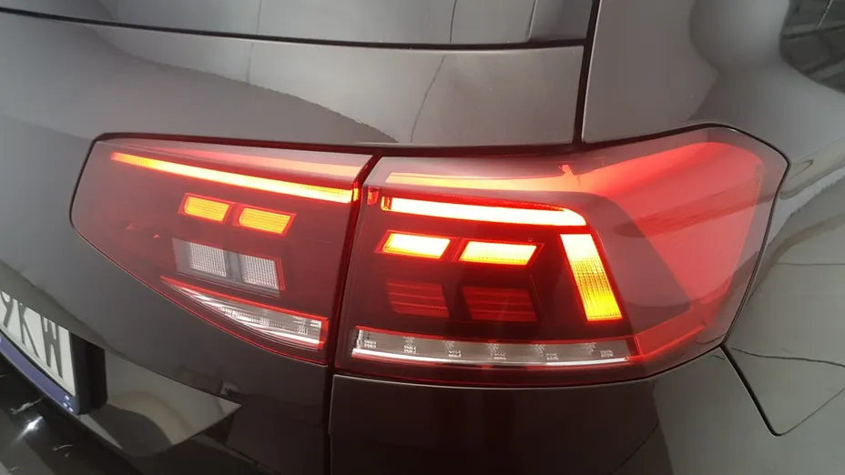 VOLKSWAGEN Passat -