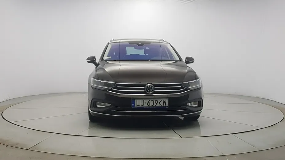 VOLKSWAGEN Passat -