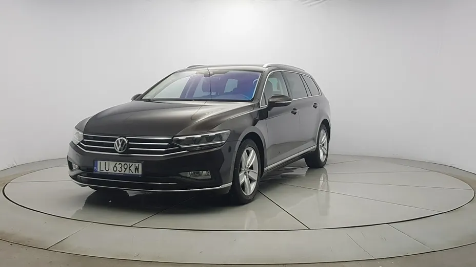 VOLKSWAGEN Passat -