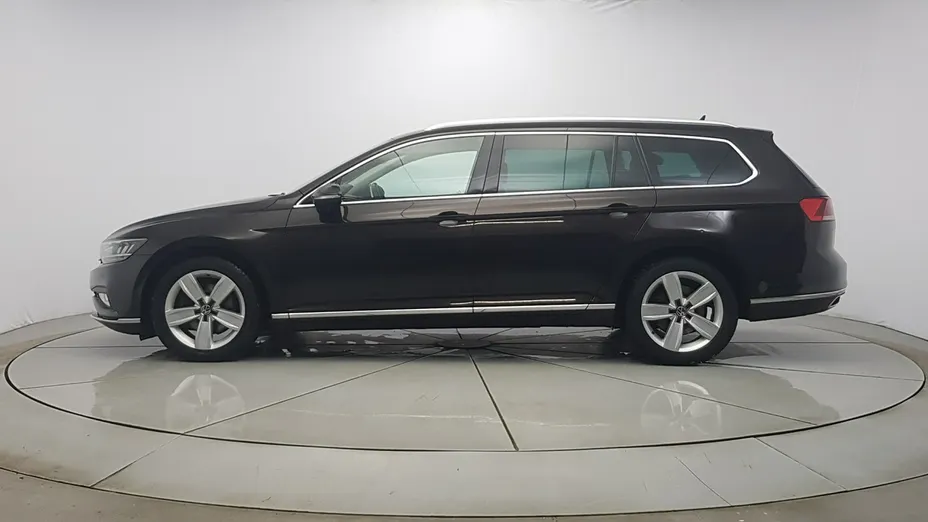 VOLKSWAGEN Passat -