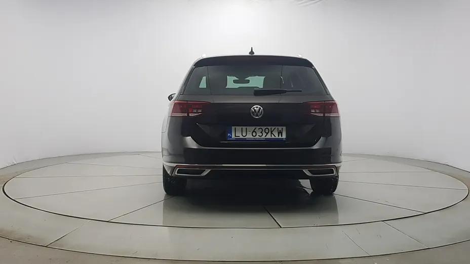 VOLKSWAGEN Passat -