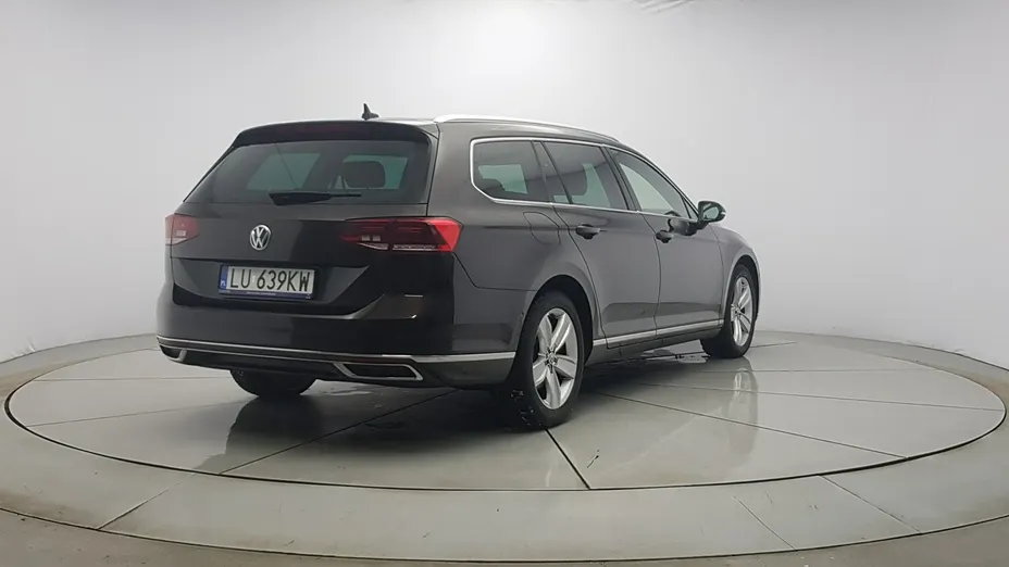 VOLKSWAGEN Passat -
