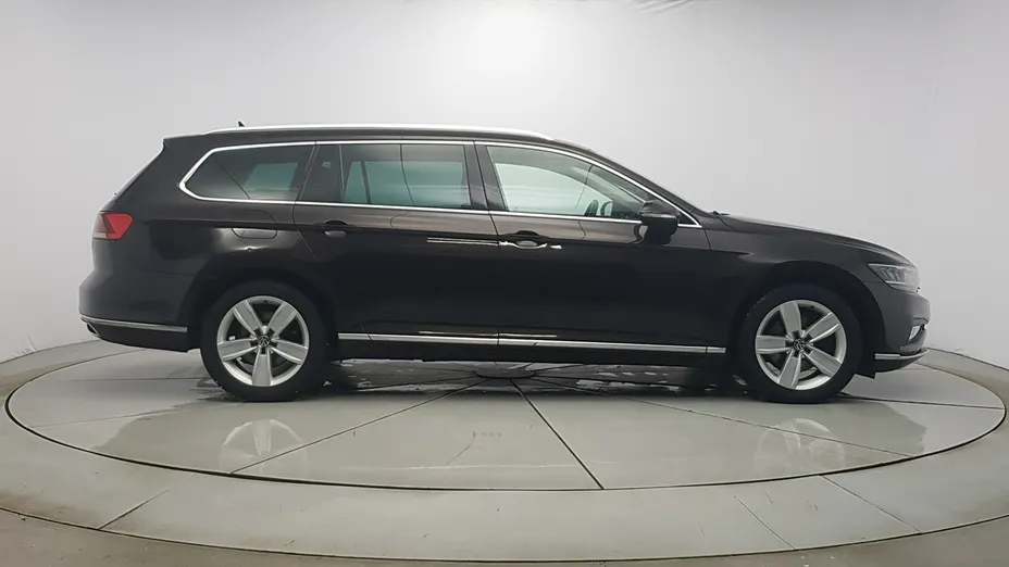VOLKSWAGEN Passat -