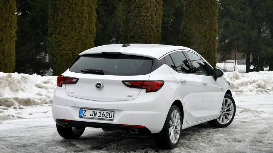 OPEL Astra -