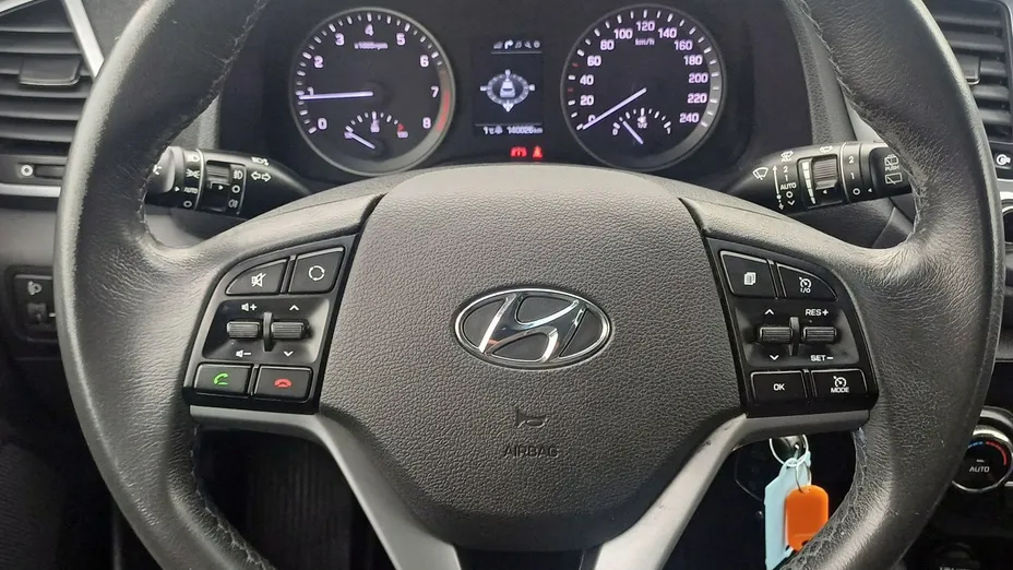 HYUNDAI Tucson -