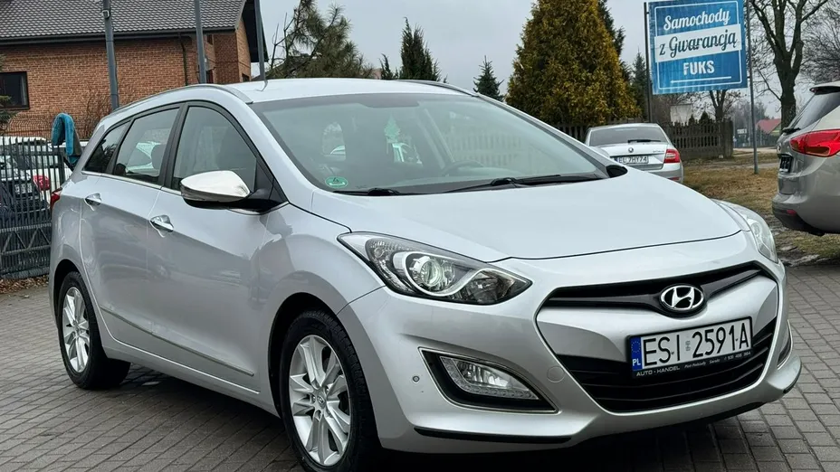 HYUNDAI i30 -
