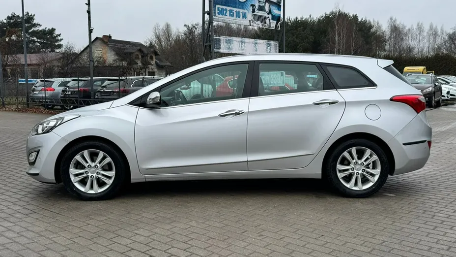 HYUNDAI i30 -