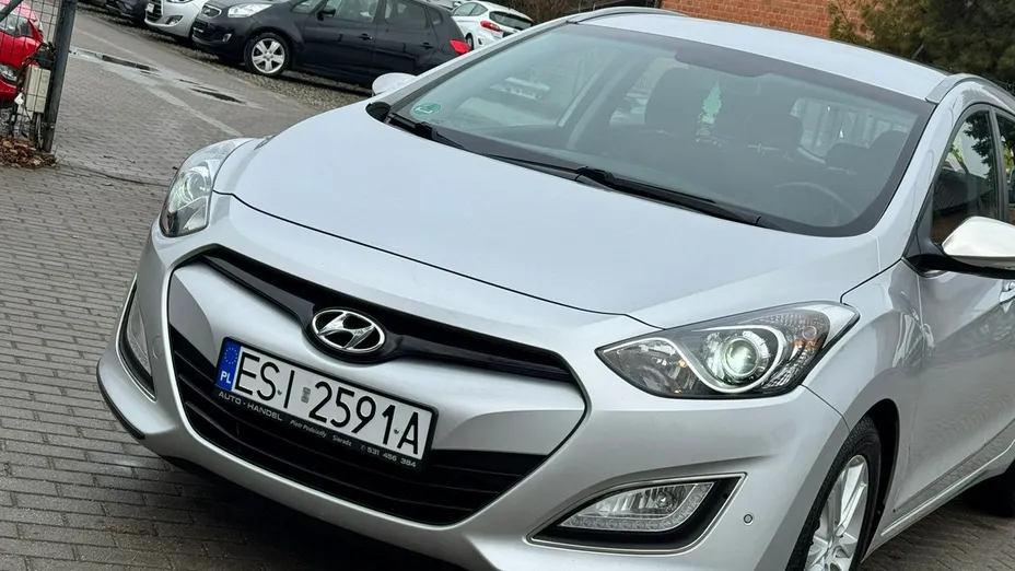 HYUNDAI i30 -