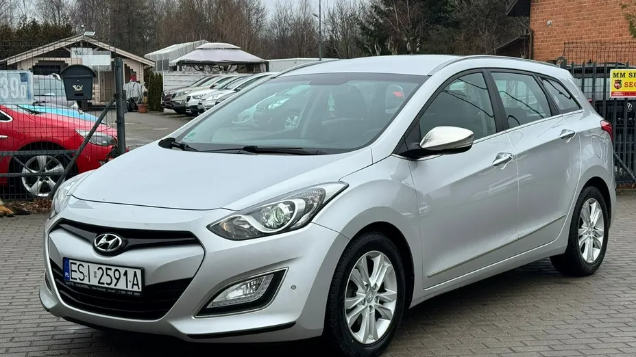 HYUNDAI i30 -
