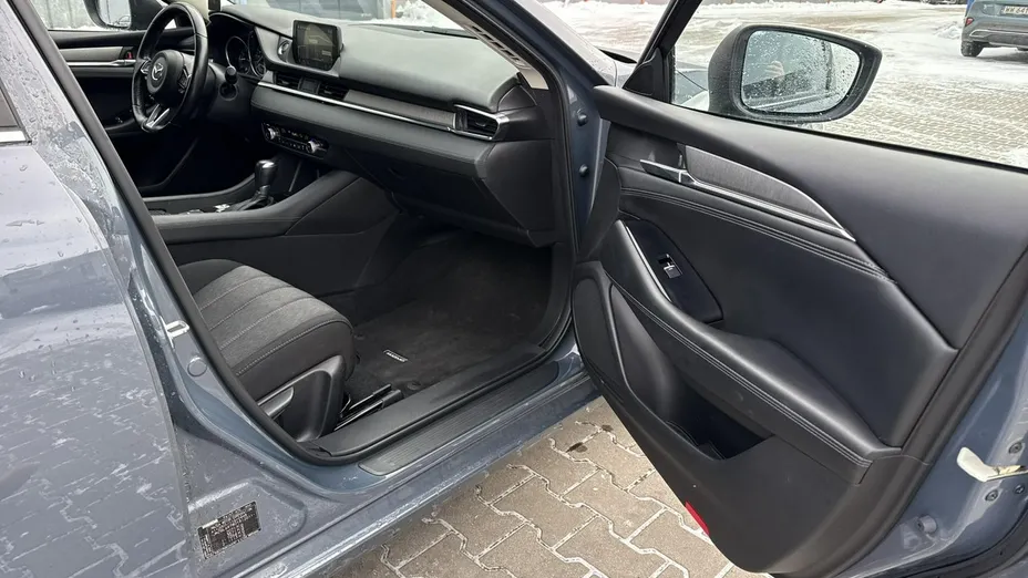 MAZDA 6 -