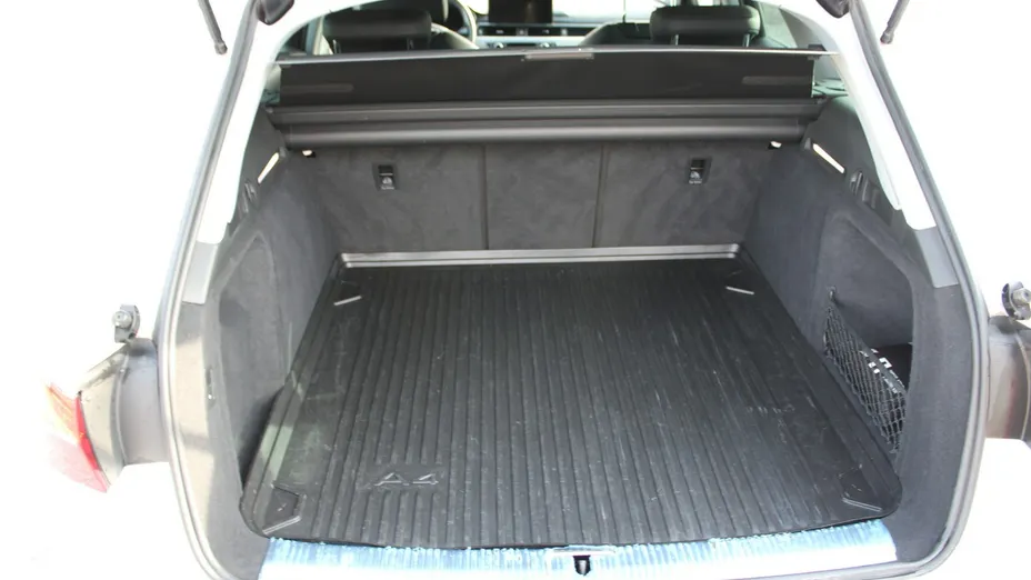 AUDI A4 -