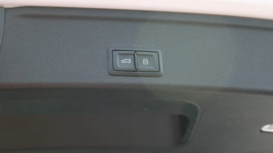 AUDI A4 -