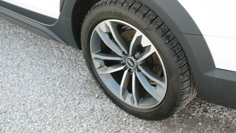AUDI A4 -