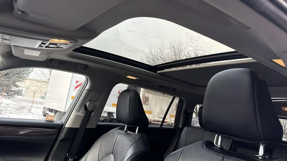 TOYOTA Highlander -