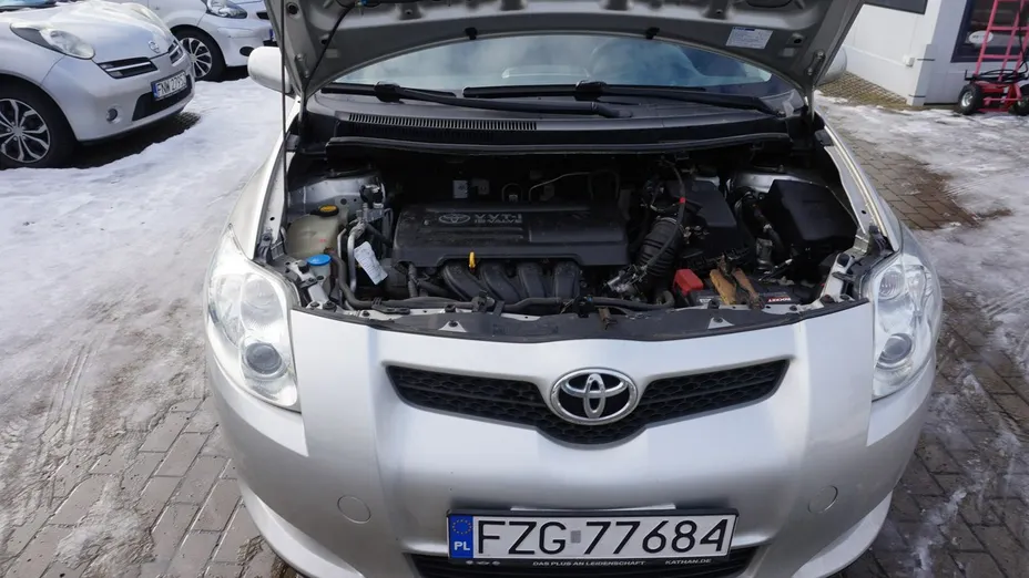TOYOTA Auris -
