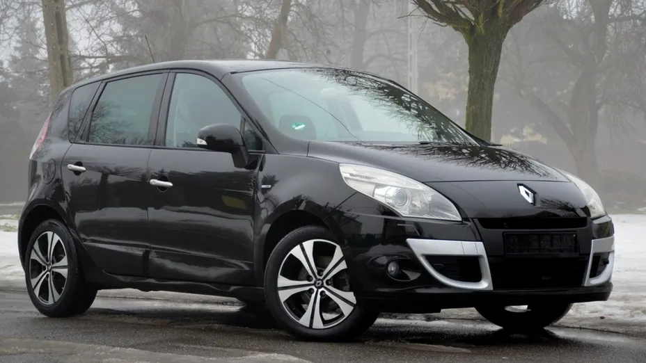 RENAULT Scenic -