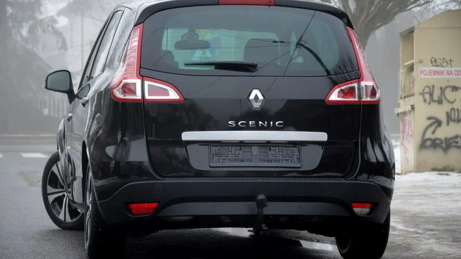 RENAULT Scenic -