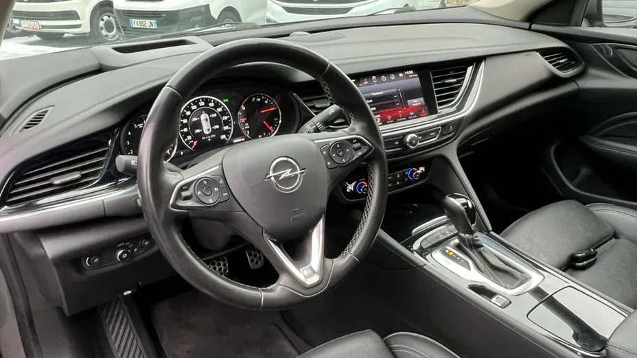 OPEL Insignia -