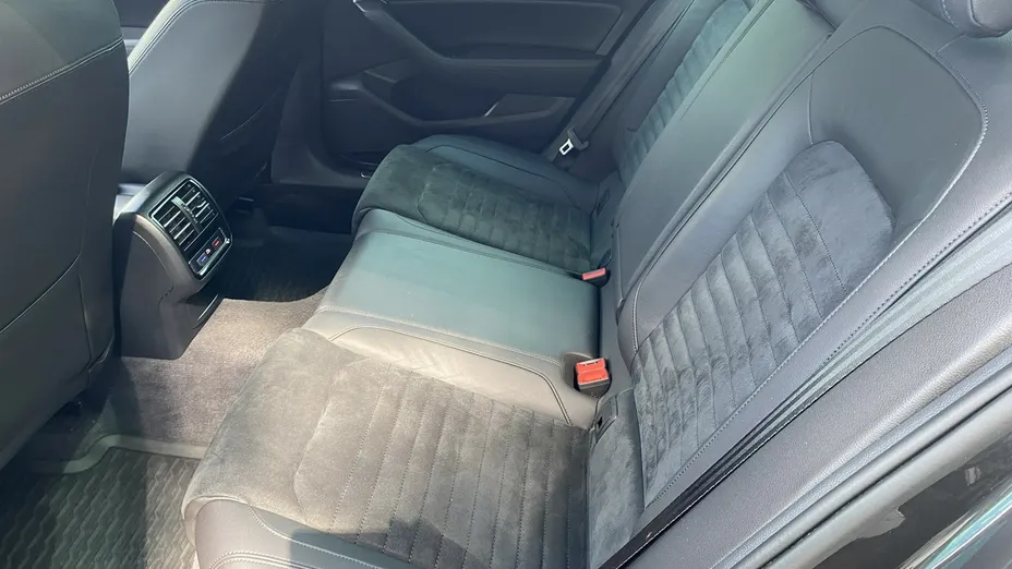 VOLKSWAGEN Passat -